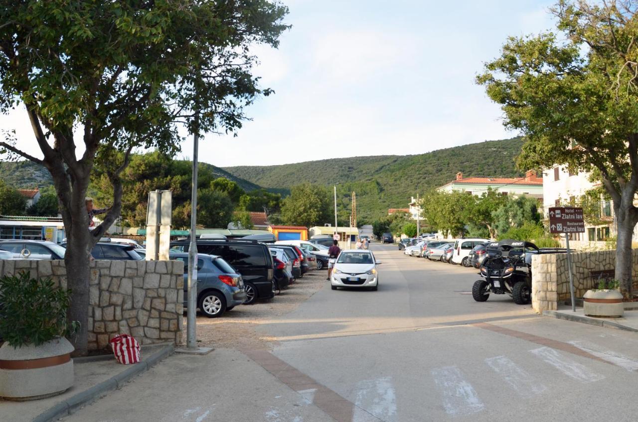 Apartments Martamare Martinšćica Exteriör bild